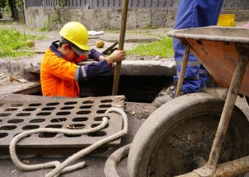 Alcaldía de San Salvador desarrolla jornada de limpieza en parques y zonas verdes