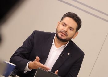«Hemos avanzado muchísimo para mejorar el acceso de los salvadoreños a los servicios financieros»: Douglas Rodríguez, presidente del BCR
