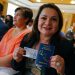 El RNPN y Cancillería instalan modalidad inmediata de emisión y entrega de pasaportes y DUI en Sevilla, España