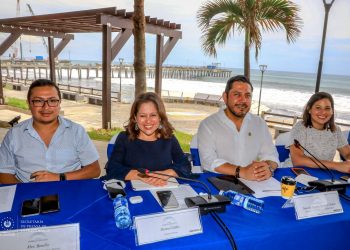Funcionarios de Gobierno y diputados analizan la necesidad de un Código de Trabajo acorde a la nueva realidad del turismo en El Salvador