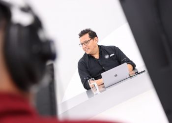 «Ningún estudiante del sector público se va a quedar sin su computadora», Mauricio Pineda, ministro de Educación