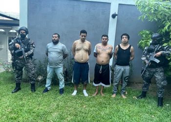 Autoridades capturan a cuatro pandilleros que se escondían en lujosas casas en Villa del Mar, La Libertad