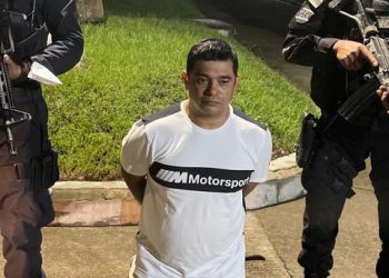 Policía captura a motociclista acusado de golpear a un anciano en Antiguo Cuscatlán