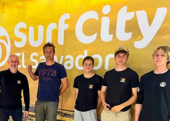 Atletas de Bélgica arriban a El Salvador para el ISA World Junior Surfing Championship 2022