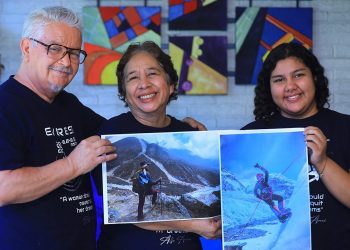 VIDEOS | Los padres e hija de Alfa Karina se mostraron orgullosos por el éxito alcanzado en el Monte Everest