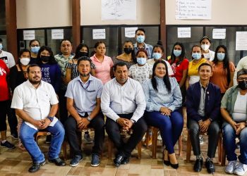 Benefician a jóvenes con curso de manejo en Cuscatlán