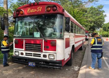 Multan a transportistas por no respetar recorridos en Santa Ana