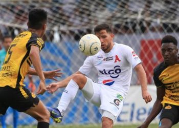 Iván Ruiz, entrenador de Platense: «No hay  ventaja en jugar a las 2:30 de la tarde en la ida de semifinal contra Alianza»