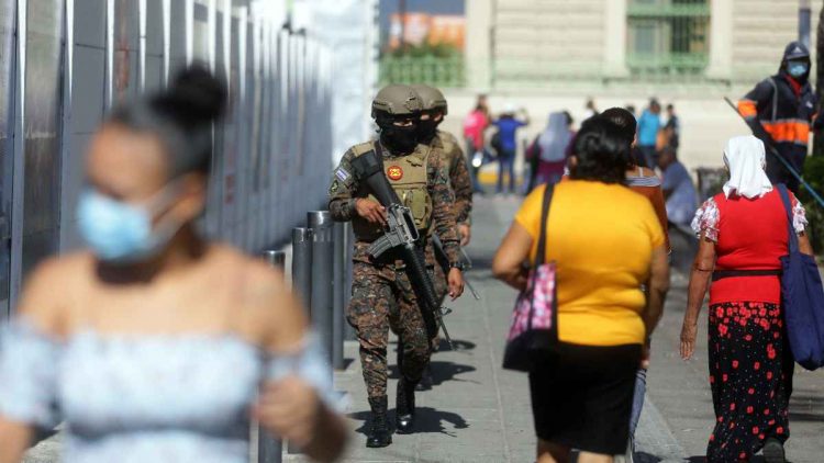 Los salvadoreños respiran tranquilidad con la captura de criminales. Foto DES
