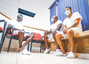 Juzgado resuelve que tres extranjeros detenidos con 810 kg de cocaína sigan en prisión