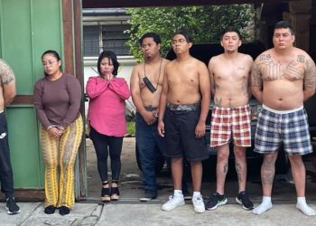 Capturan a jefe de pandilla y otros nueve criminales en residencial de Santa Elena