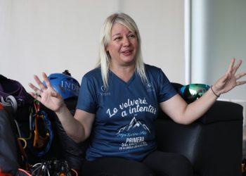 Con el lema «Lo volveré a intentar», así comenzó el segundo y exitoso ascenso de Alfa Karina Arrué al Monte Everest