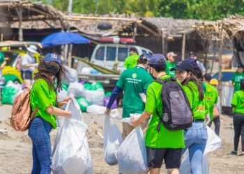 Influenciadores salvadoreños activan EL DÍA D y recolectan más de 200 toneladas de desechos con apoyo de MIDES