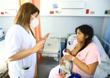 El 89 % de los bebés inició la lactancia materna en sus primeras horas de vida con la ley Nacer con Cariño