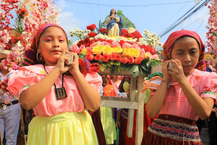 En la tarde se desarrolló la tradicional procesión. Foto: Léster Hernández.