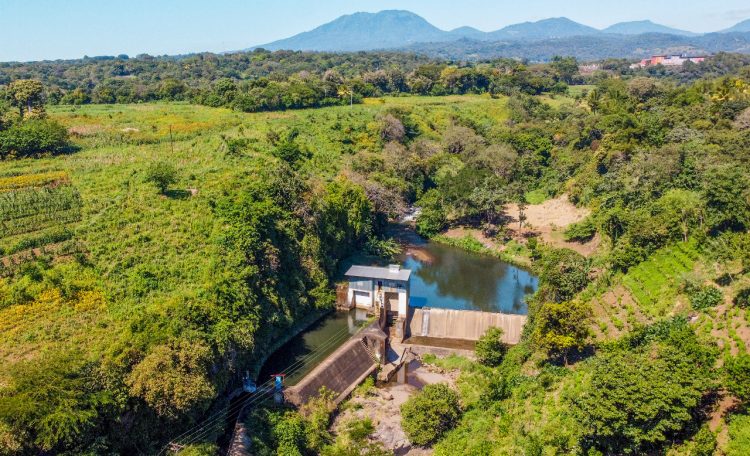 Cecsa ejecuta un plan integral de mantenimiento y monitoreo de la producción en sus centrales./Foto: Diario El Salvador.