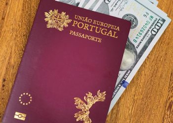 En EE. UU. compran segundos pasaportes por temor al futuro