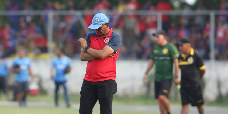 Los equipos salvadoreños no ven la hora de volver a reactivar el torneo. Foto: Diario El Salvador.