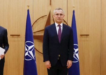 Finlandia y Suecia formalizan candidatura a la OTAN y Ucrania enjuicia a un soldado ruso