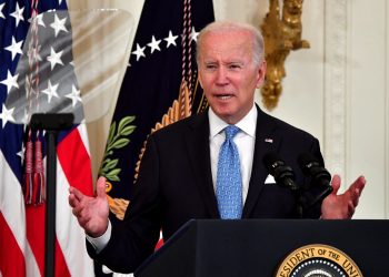 Biden arriesga votos en Florida por Cuba y Venezuela