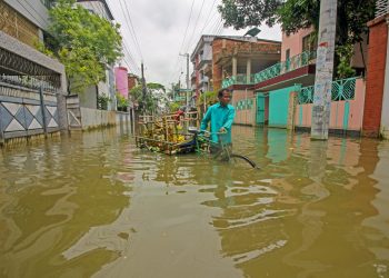 Inundaciones en Bangladesh dejan 10 muertos y 2 millones de personas aisladas