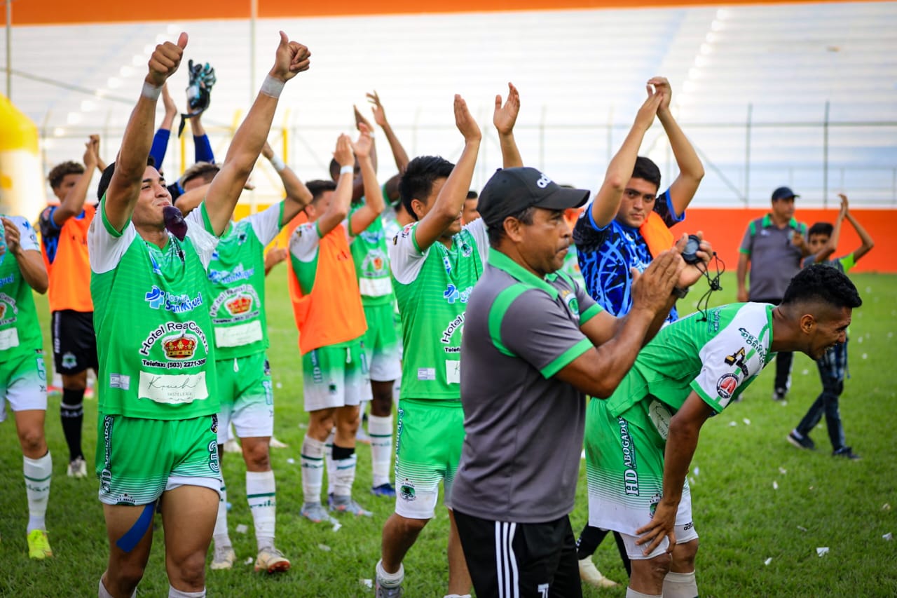 Dragón quemó primero al Cacahuatique y se acerca a la final de segunda  división - Diario El Salvador