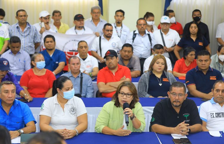 El Salvador no aprobaba ningún convenio de la OIT desde 2006, y los ratificados ayer pasaron décadas engavetados./Foto: Lester Hernández.