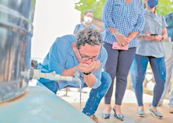 Autoridades de Educación verifican proyectos de agua