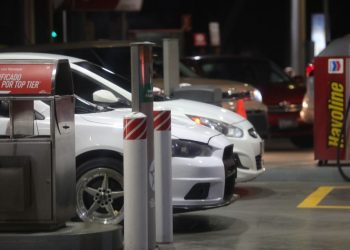 Precios de combustibles se mantienen en El Salvador pese al aumento del costo a escala internacional