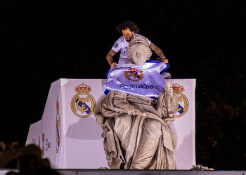 Fotógrafo salvadoreño capta con su lente la tradicional celebración del Real Madrid en la Cibeles