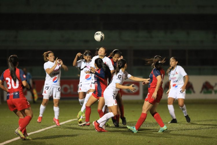 FAS y Alianza Women son los equipos más regulares en el fútbol femenino. Foto: archivo DES