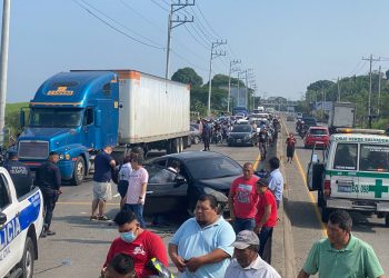 Múltiple accidente de tránsito deja varios lesionados en San Salvador