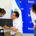 Entregan computadoras especializadas para estudiantes con discapacidad visual en San Salvador