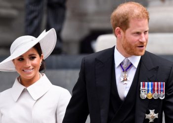 Enrique y Meghan centran la atención en misa del jubileo sin Isabel II
