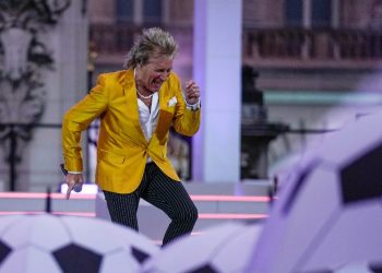 Estrellas de la música celebran el jubileo de Isabel II con un gran concierto en Londres