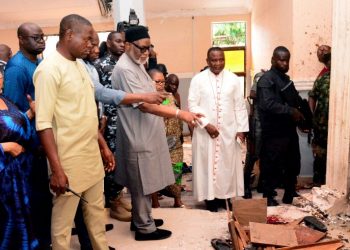 Sube a 40 el número de muertos tras el ataque a una iglesia en Nigeria