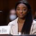 Simone Biles y otras gimnastas de EE. UU. demandan al FBI por $1,000 millones por mal manejo de casos sobre abusos sexuales