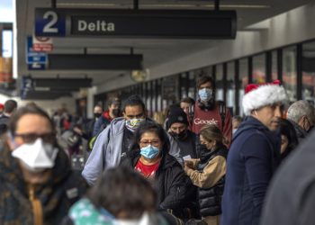 Estados Unidos ya no exigirá pruebas negativas a los viajeros que ingresen al país por avión