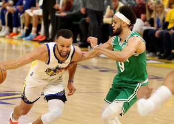 Los Warriors igualan 1-1 a Boston en las Finales con un recital de Curry