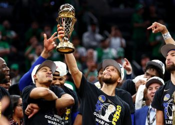 Recuperada la corona de la NBA, los Warriors quieren más