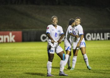 Seleccionada femenina Victoria Meza jugará para el Pachuca de México