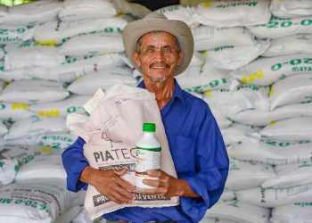 Roque Serrano, el agricultor de 60 años que por primera vez recibió el paquete agrícola