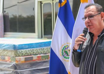 Dirección de Migración y Extranjería entrega más de 100 colchonetas para el hogar de ancianos de Zaragoza