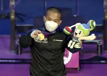 El parapowerlifter salvadoreño Herbert Aceituno gana medallas de oro y plata en Corea del Sur