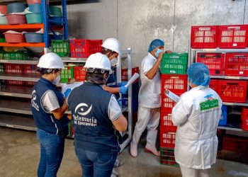Defensoría del Consumidor realiza inspecciones de productos lácteos en diferentes puntos de El Salvador