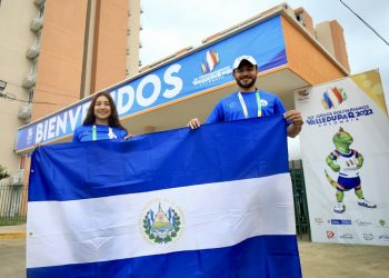 Ivonne Nóchez y Jorge Merino listos para portar el Pabellón Nacional en la inauguración de los Juegos Bolivarianos