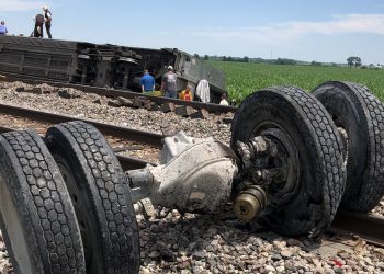 VIDEO/ Un tren se descarrila en el centro de EE. UU. y deja 3 muertos