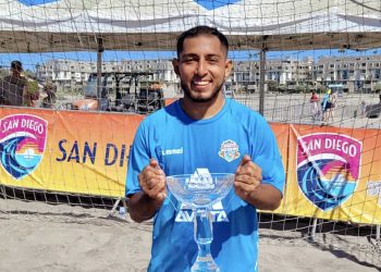 Frank Velásquez, de la selección de fútbol playa, se coronó en el Oceanside Beach Soccer Championship 2022