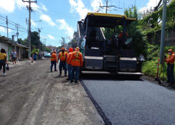 Trabajos en la carretera a Ilobasco, con 70 % de avance    
