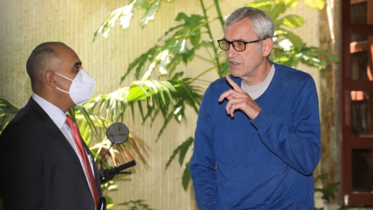 Peter Wachowsky, compañero de vida de la exdiputada Yanci Urbina, fue presentado hoy ante el Juzgado de Paz de Antiguo Cuscatlán, La Libertad. Foto/Edison González.